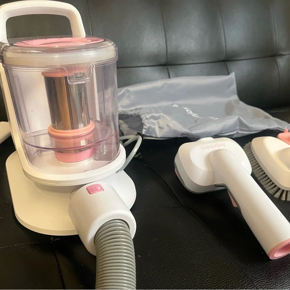 Vacuum for pets and clipper for grooming Dogs and Cats.